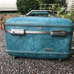 Vintage American Tourister Suit Case